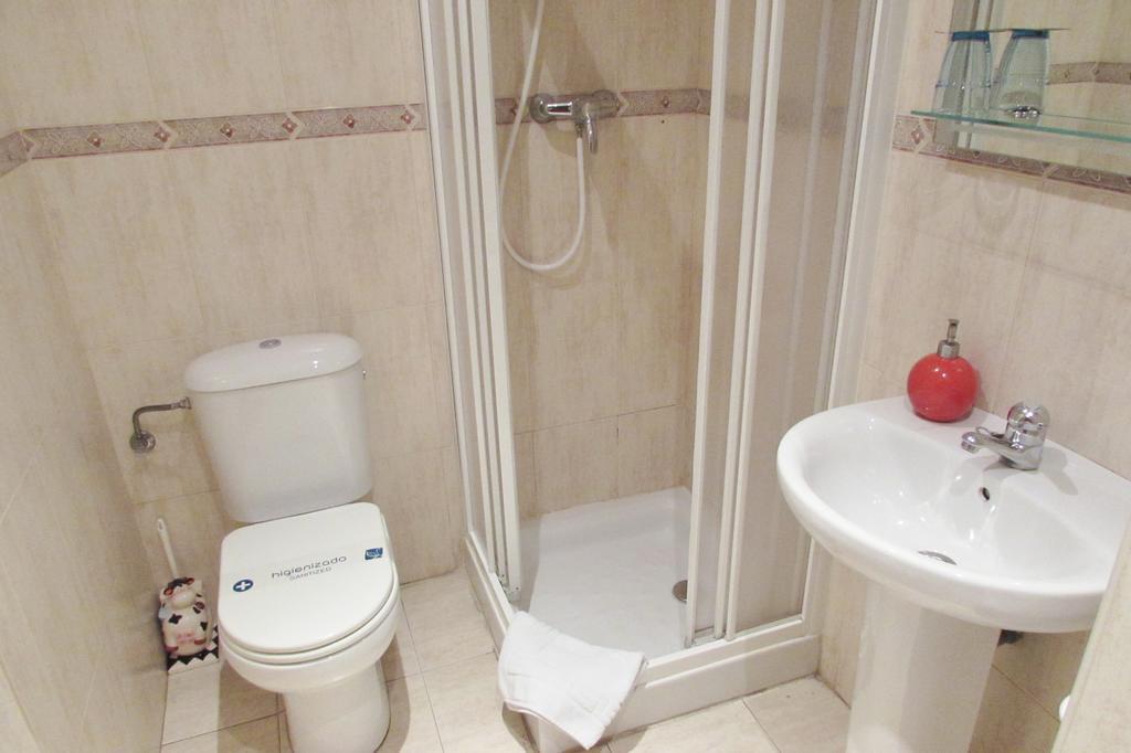 غرناطة Hostal Nuevas Naciones المظهر الخارجي الصورة